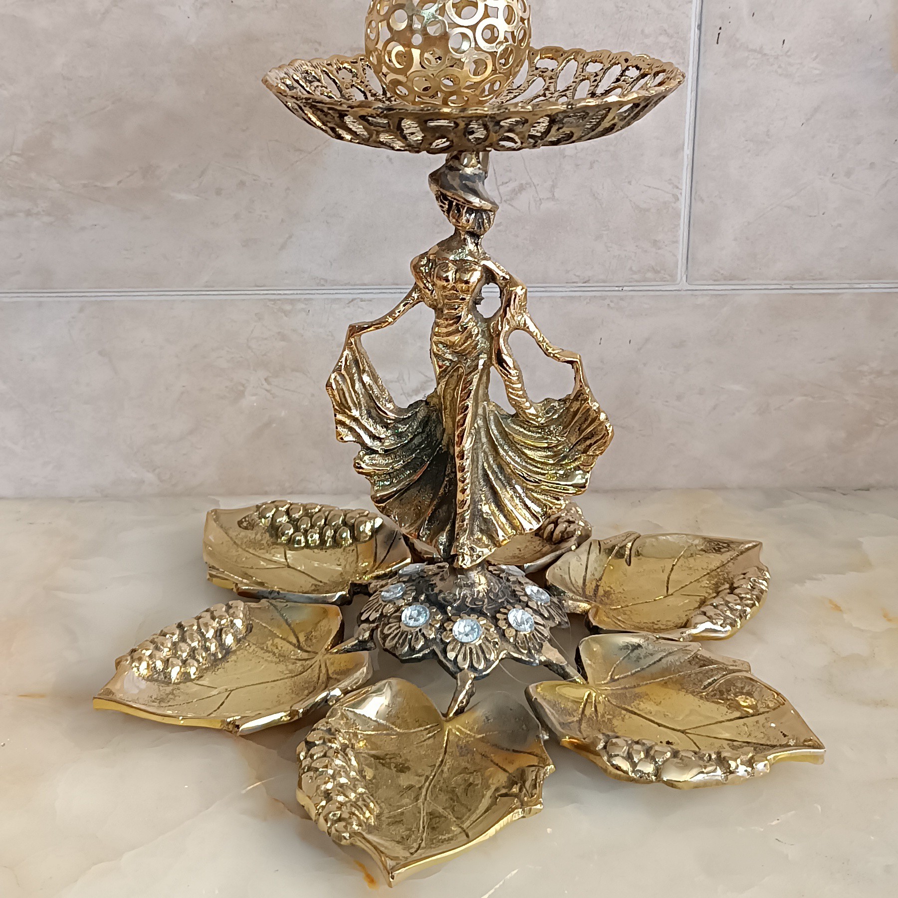 هفت سین برنجی بانو ،هفت سین برنجی برگ،به همراه جای سبزه  (اردوخوری) کد 215