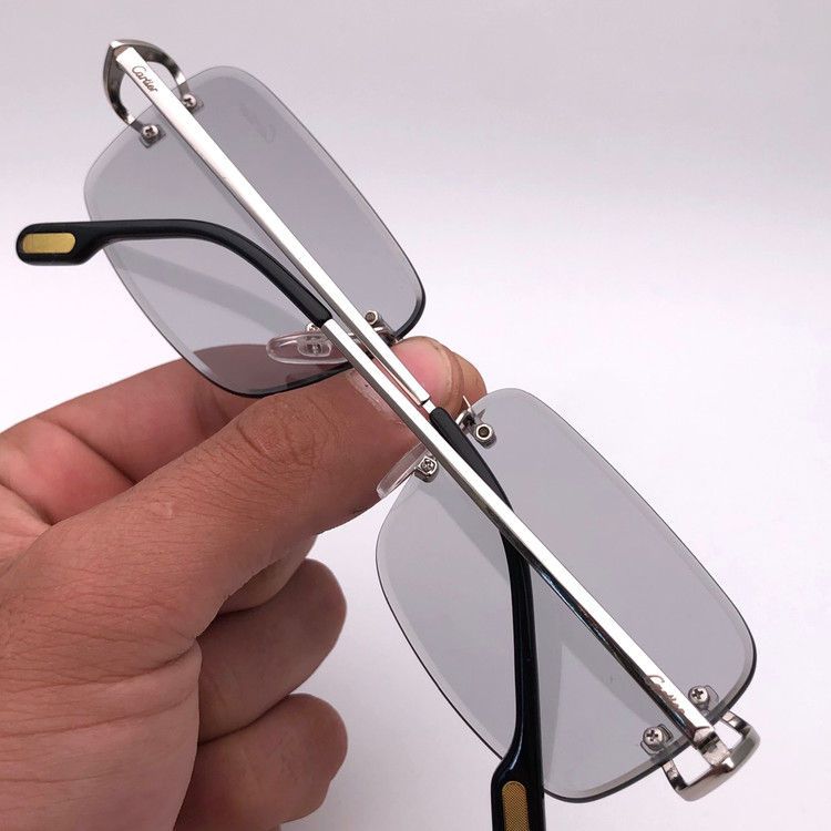 عینک فتوکرومیک از Cartier