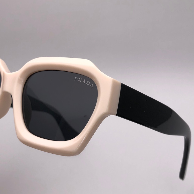 عینک اسپرت از PRADA