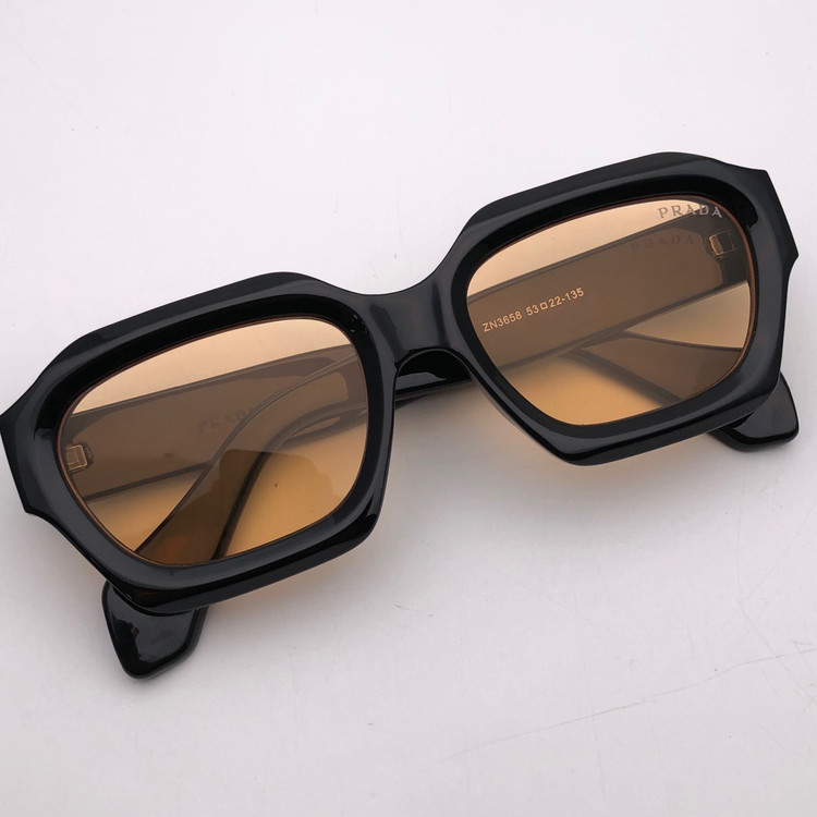 عینک اسپرت از PRADA