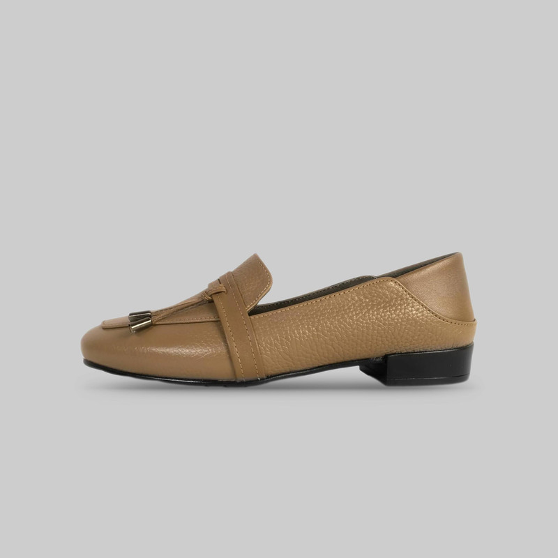 کفش زنانه چرم عطارد مدل چرم طبیعی کد SH185